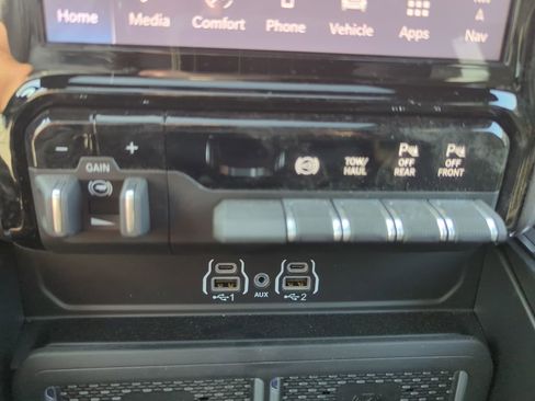 New 2025 RAM 2500 Laramie w/ Sport Appearance Package AWD/4WD image 26