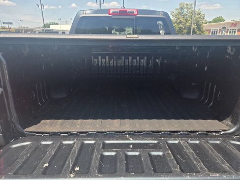 Used 2017 Chevrolet Colorado Z71 AWD/4WD image 11