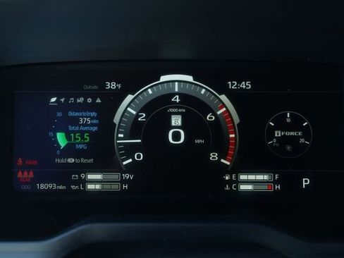 Used 2025 Toyota Tundra Limited AWD/4WD image 29