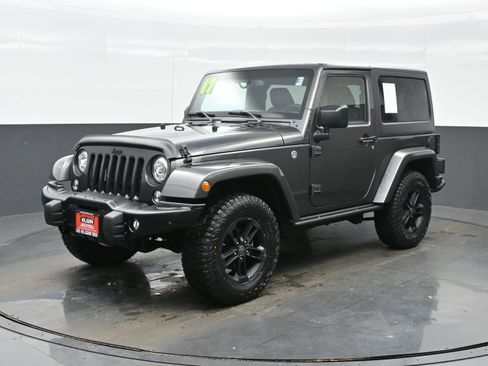 Used 2017 Jeep Wrangler Sahara image 2