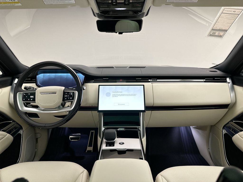 Certified 2025 Land Rover Range Rover SE AWD/4WD image 7