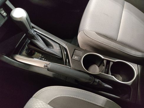 Used 2017 Toyota Corolla LE image 26