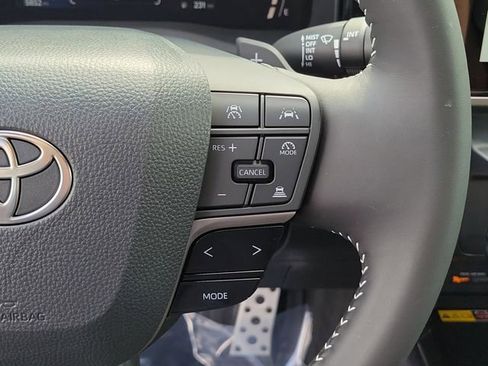 Used 2026 Toyota Camry SE w/ Multimedia Upgrade Package image 25