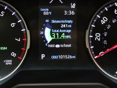 Used 2020 Toyota RAV4 XLE w/ Convenience Package FWD image 41
