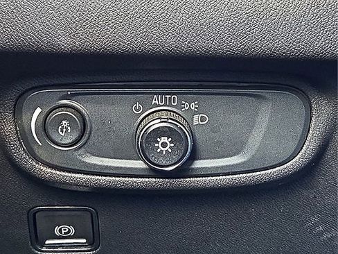 Certified 2024 GMC Terrain SLE FWD image 22