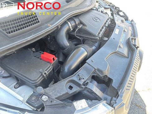 Used 2017 Mercedes-Benz Metris w/ Driver Efficiency Package image 26