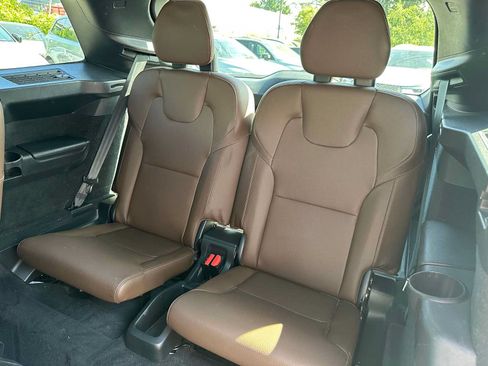 Used 2022 Volvo XC90 T6 Momentum w/ Advanced Package AWD/4WD image 16