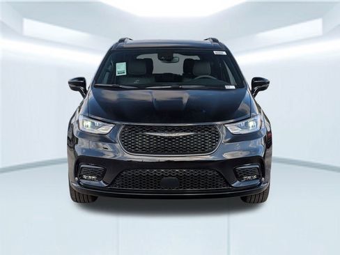 New 2026 Chrysler Pacifica Select w/ S Appearance Package image 11