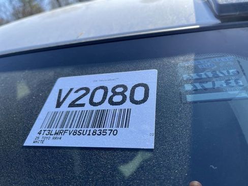 Used 2025 Toyota RAV4 LE AWD/4WD image 3