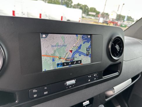 Used 2020 Mercedes-Benz Sprinter 2500 w/ Driver Convenience Package image 21