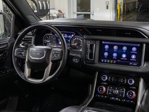 Used 2021 GMC Yukon Denali image 11