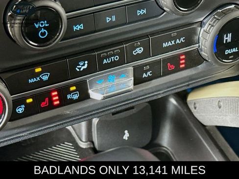 Used 2025 Ford Bronco Badlands image 20