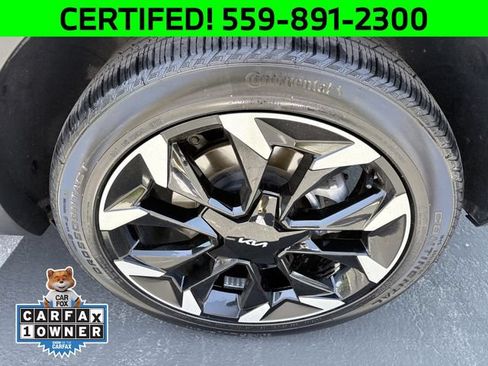 Certified 2025 Kia Sorento EX w/ Panoramic Sunroof Package FWD image 24
