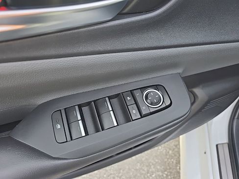 Certified 2024 Toyota Prius XLE image 17