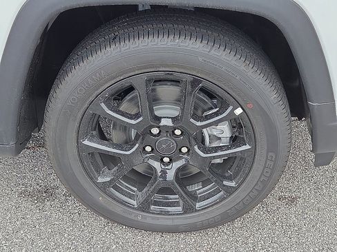 New 2026 Jeep Compass Latitude w/ Quick Order Package 29K image 7