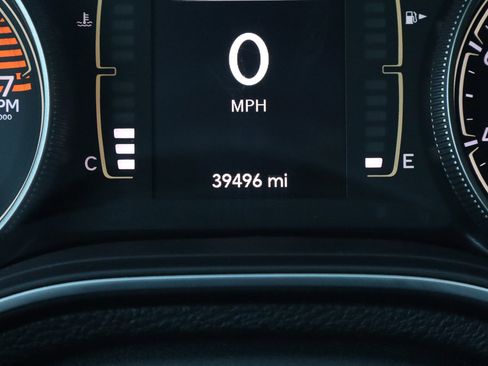 Used 2020 Jeep Cherokee Latitude Plus image 31