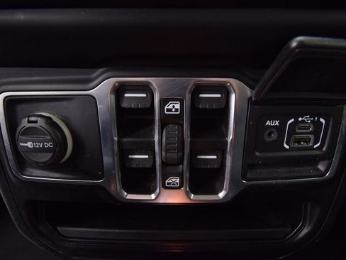 Used 2023 Jeep Wrangler Unlimited Sport image 34