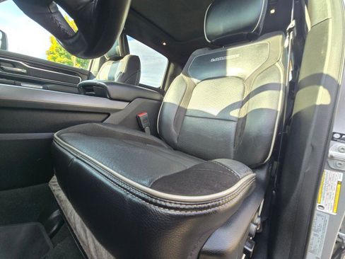 Used 2022 RAM 1500 Laramie image 23