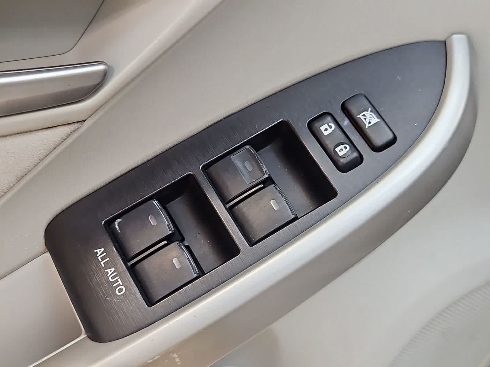 Used 2014 Toyota Prius Three FWD image 14