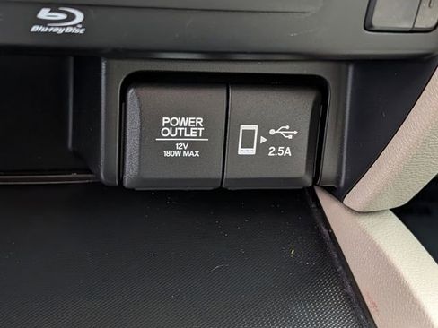 Used 2021 Honda Pilot Touring image 16