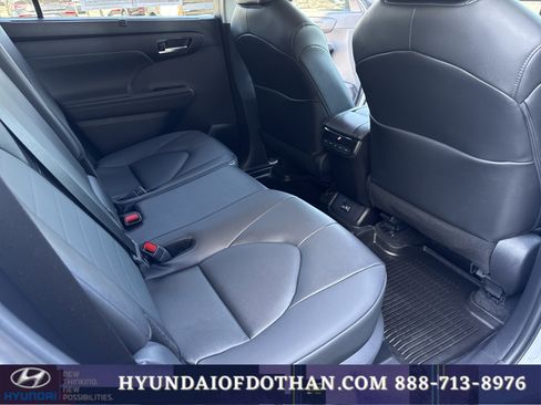 Used 2026 Toyota Highlander XLE AWD/4WD image 14