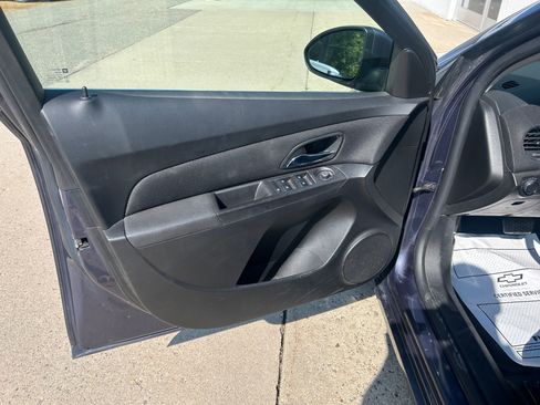 Used 2014 Chevrolet Cruze LT FWD image 11