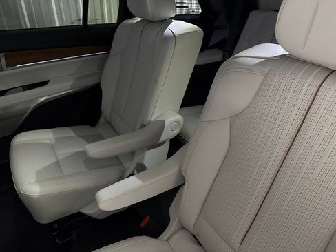 Certified 2026 Cadillac Vistiq Sport AWD/4WD image 18