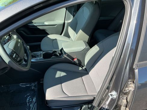 Used 2025 Kia K4 FWD image 32