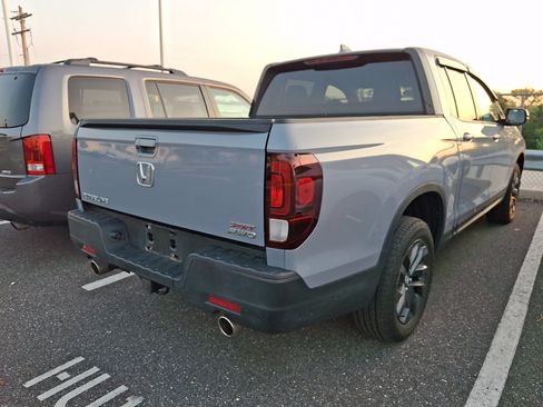 Used 2023 Honda Ridgeline Sport image 4
