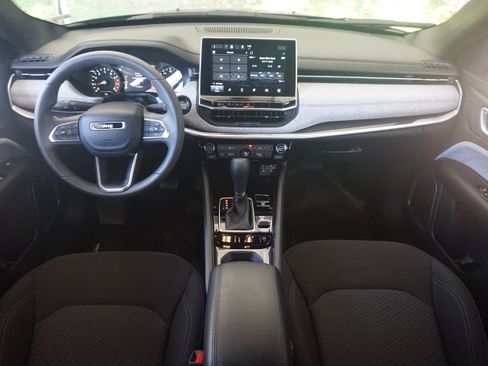 Used 2023 Jeep Compass Sport image 23