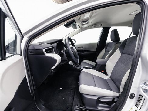 Certified 2023 Toyota Corolla LE image 4