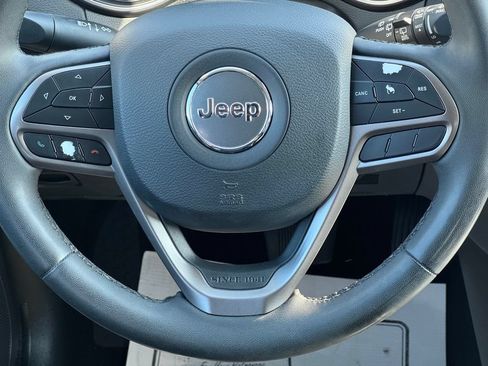 Used 2021 Jeep Cherokee Latitude Plus FWD image 21