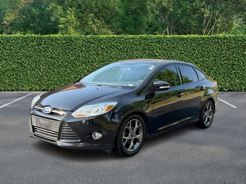 Used 2014 Ford Focus SE w/ Equipment Group 201A FWD image 8