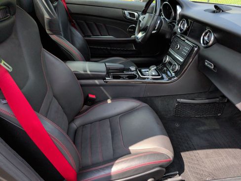 Used 2017 Mercedes-Benz SLC 43 AMG image 35