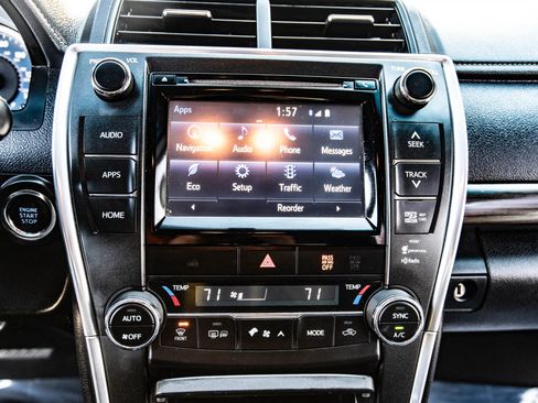 Used 2015 Toyota Camry XLE image 33