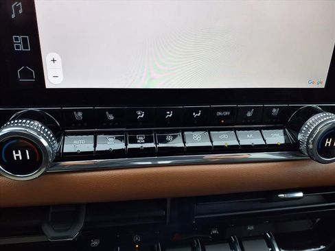 Used 2024 GMC Canyon AT4 w/ AT4 Premium Package image 12