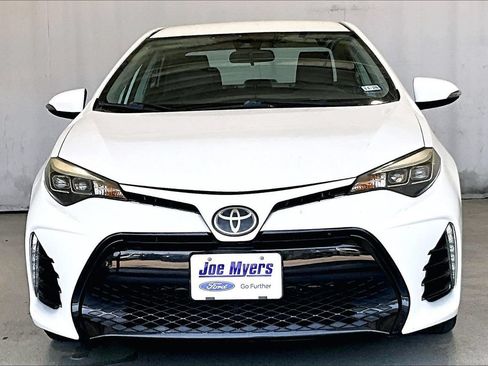 Used 2017 Toyota Corolla SE FWD image 3