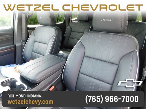 Used 2025 Buick Enclave Avenir w/ Super Cruise Package AWD/4WD image 16