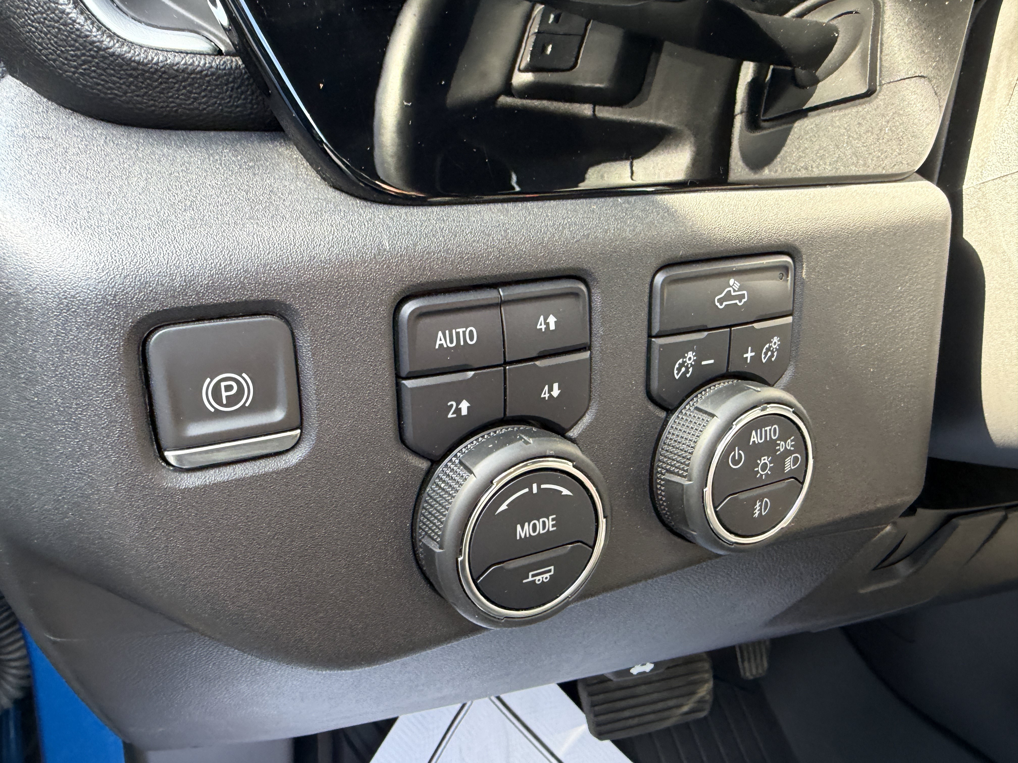 Used 2023 Chevrolet Silverado 1500 LT Trail Boss w/ Convenience Package II AWD/4WD image 20
