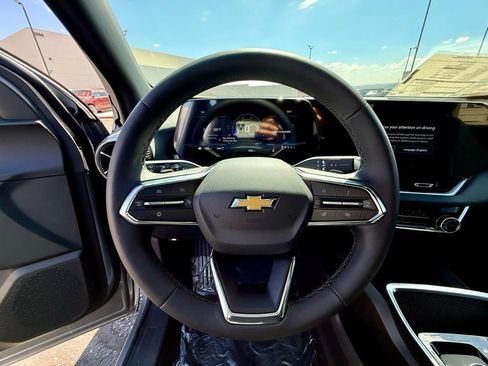 New 2026 Chevrolet Equinox LT image 34