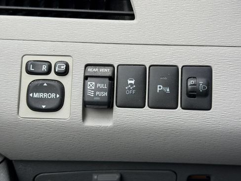 Used 2012 Toyota Sienna Limited w/ Premium Pkg FWD image 19