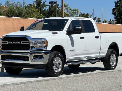 Used 2024 RAM 2500 Big Horn w/ Safety Group image 8