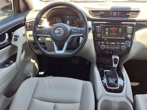 Used 2021 Nissan Rogue Sport SL w/ Premium Package FWD image 6