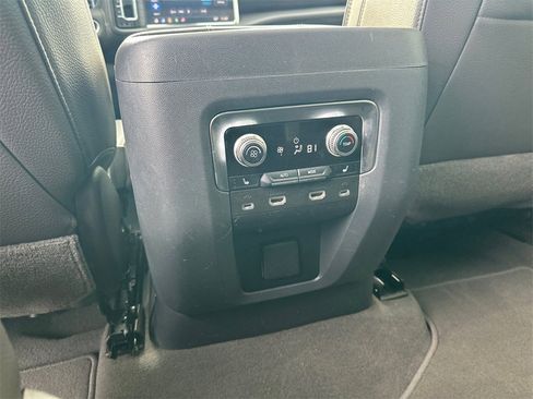 Used 2021 GMC Yukon XL Denali w/ Denali Premium Package image 24