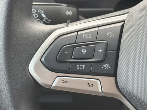 Used 2024 Volkswagen Tiguan Wolfsburg Edition image 36