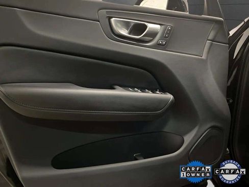 Used 2025 Volvo XC60 B5 Plus image 33