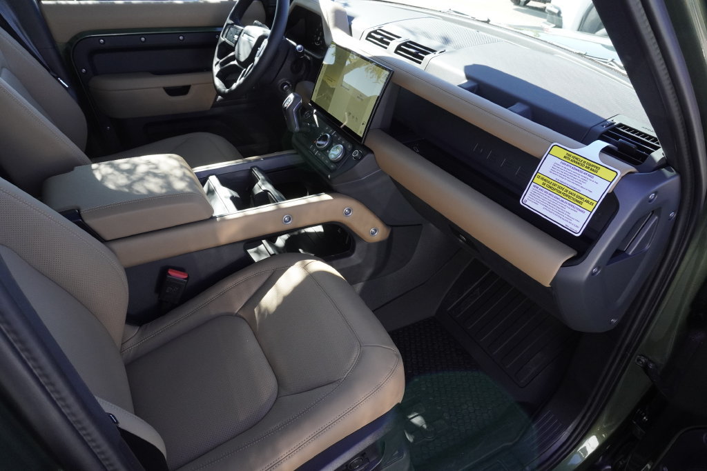 New 2026 Land Rover Defender 110 X-Dynamic SE AWD/4WD image 22