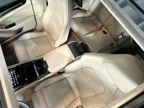 Certified 2025 Porsche Panamera 4 image 20