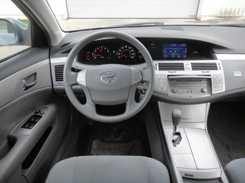 Used 2010 Toyota Avalon XL image 10
