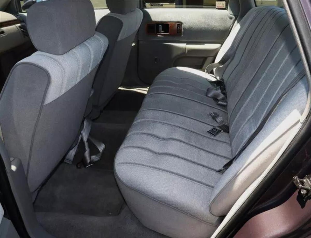 Used 1993 Chevrolet Caprice Classic RWD image 32
